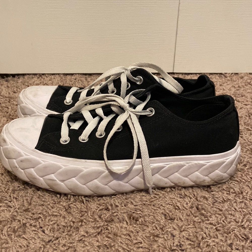 Women’s platform braided converse size 9